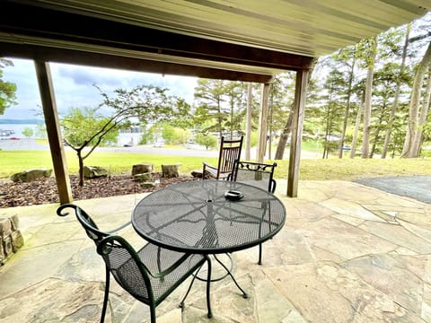 Nature, Outdoors, Scenery, Furniture, Table