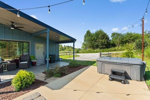 Side Patio with Hot tub