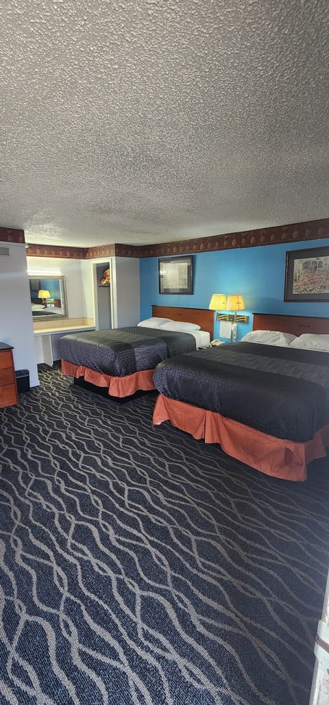 Blackout drapes, WiFi (free), bed sheets