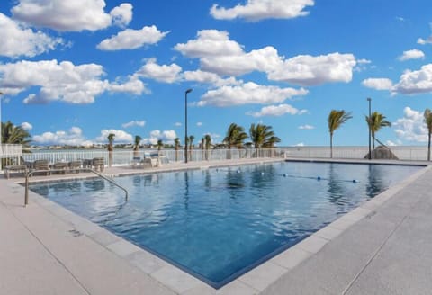 Fantastic Huge Heated Pool