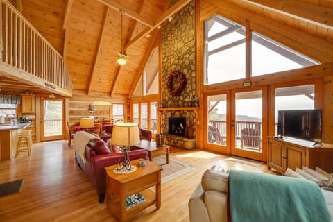 Deep Gap Vacation Rental | 4BR | 3.5BA | Stairs Required | 2,500 Sq Ft