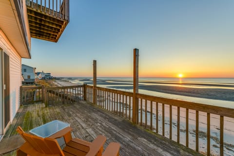Cape May Vacation Rental | 1BR | 1.5BA | 1,000 Sq Ft | Stairs Required