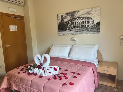 Standard Double Room | Cribs/infant beds, free WiFi, bed sheets