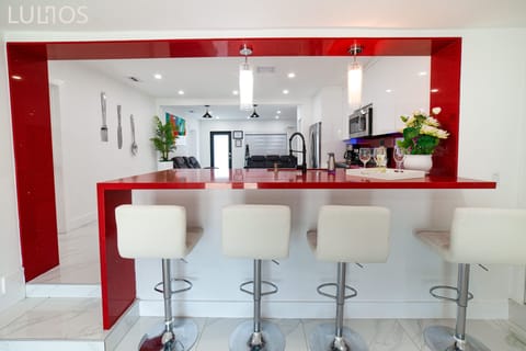 Cooking in style is the trend, and this fully equipped kitchen