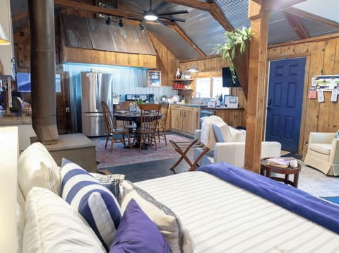 Open concept cottage Queen Murphy Bed 
