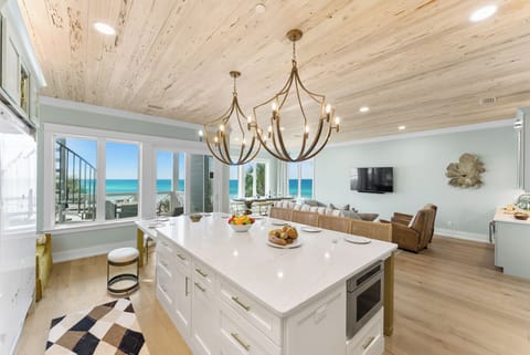 2nd Floor Fully Equipped Kitchen W/ Island Bar