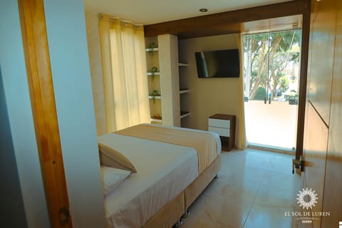 Exclusive Double Room | Bathroom | Shower, rainfall showerhead, towels, soap