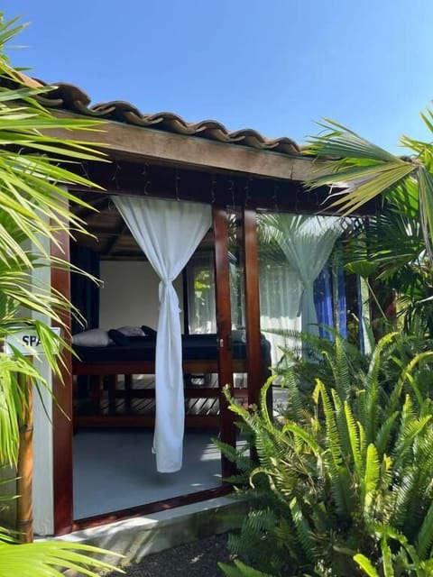 Couples treatment rooms, body treatments, facials