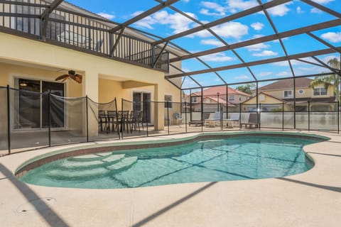 Lake Wilson Preserve, Davenport, FL 33896 patio view pic1 - 29.jpg