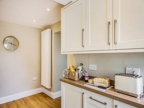 Kitchen | Frondeg, Capel Garmon, near Betws-y-Coed