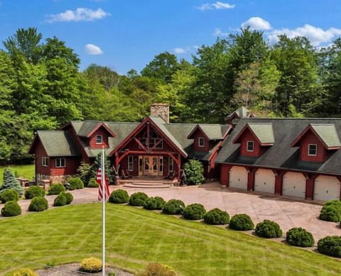The Grand Tiadaghton Manor. Call 570-948-1293 to book your stay!