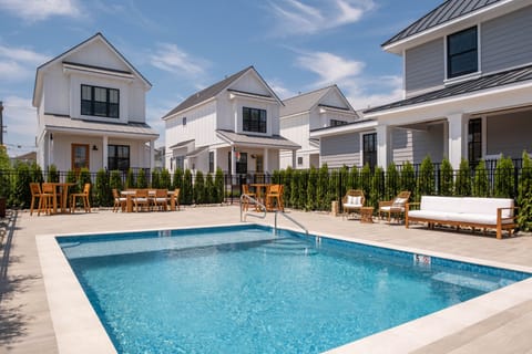 Seasonal outdoor pool, pool umbrellas, sun loungers