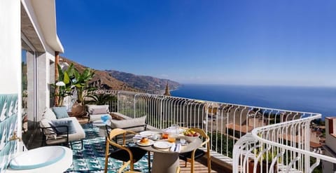 Panoramic Apartment | Terrace/patio