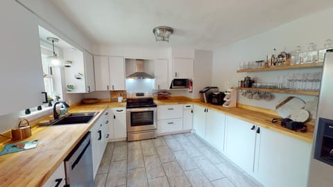 For a seasoned chef or just a quick snack, our kitchen has what you need.