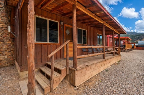 Cabin202320outside20