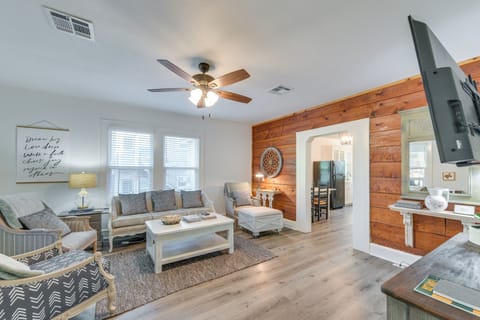 Waco Vacation Rental | 2BR | 1.5BA | 1,372 Sq Ft | Steps Required to Enter