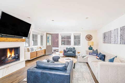Welcome to 330 W Pacific B, close to the gondola station and one block off Colorado Avenue.