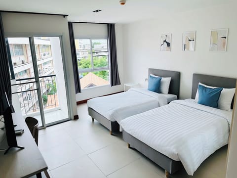 Superior Double or Twin Room | Desk, laptop workspace, blackout drapes, iron/ironing board