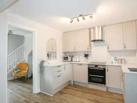 Fridge, dishwasher, electric kettle, toaster