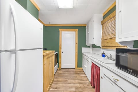 7e1ecba0-8517-4072-8762-546d5507c9e3