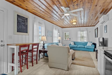 Kitchen/ Living room