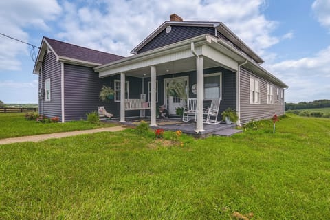 Berry Vacation Rental | 5BR | 3BA | 2,700 Sq Ft | 2 Steps to Enter