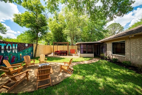 Discover the art of outdoor relaxation in our inviting lounge