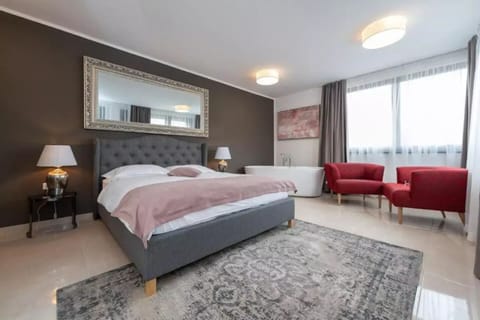 Deluxe Room with King Size Bed