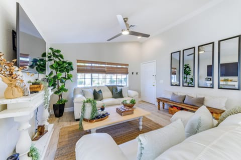Gilbert Vacation Rental | 2BR | 2BA | 1 Step Required | 1,190 Sq Ft