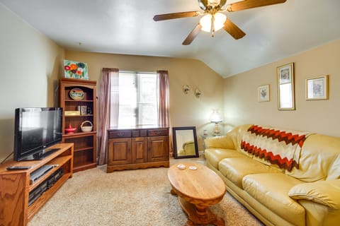 Chisholm Vacation Rental | 2BR | 1BA | 800 Sq Ft | Stairs Required