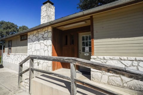View of front door walkway