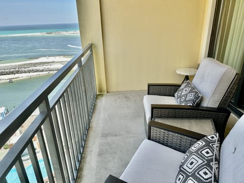2 recliners on balcony off den and bedroom 2