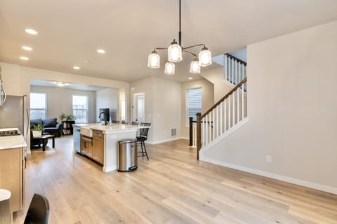 Family House | Private kitchen | Full-size fridge, microwave, oven, stovetop