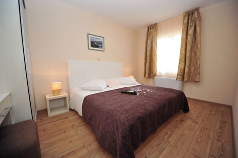 Premium Apartment, 2 Bedrooms, Sea View, Beachside | In-room safe, free WiFi, bed sheets