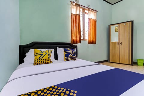 Double Room | WiFi (free), bed sheets