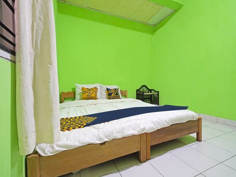 Double Room | Desk, WiFi (free), bed sheets