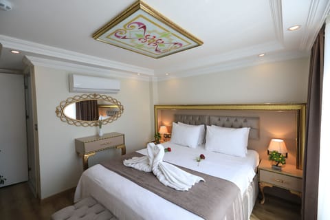 Panoramic Double Room | Hypo-allergenic bedding, soundproofing, iron/ironing board, free WiFi