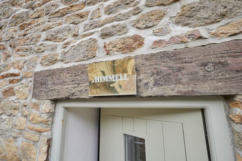 Himmell, Ruffside - Host & Stay