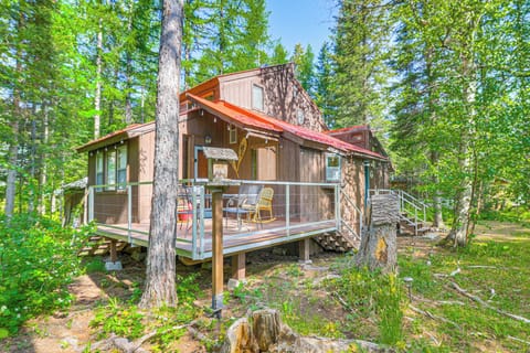 Hungry Horse Vacation Rental | 2BR | 1BA | Steps Required for Access