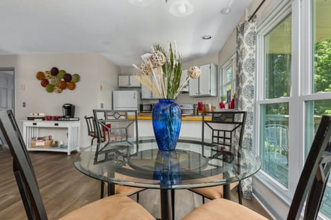 Dinning area with a view!