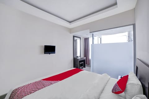 Standard Double Room | Laptop workspace, soundproofing, WiFi (free), bed sheets