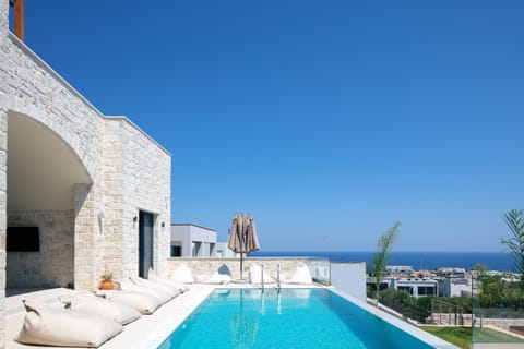 Stimulating pool surroundings.