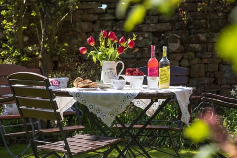 Cottage | Outdoor dining