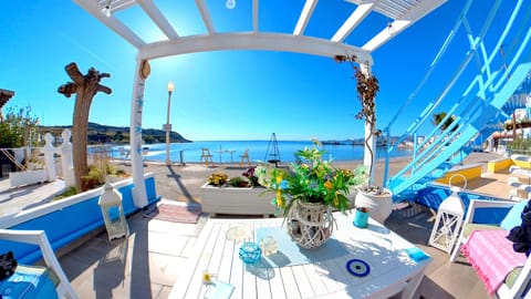 Studio | Outdoor dining