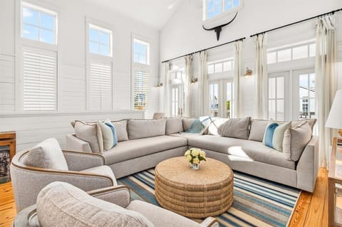 2nd Floor, Main Living Room