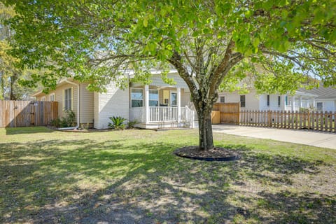 Morehead City Vacation Rental | 3BR | 3BA | 3 Steps to Enter | 1,500 Sq Ft