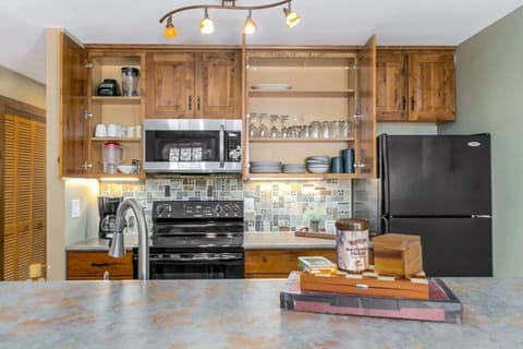 Fully stocked kitchen.jpg