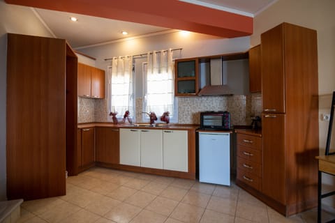 Deluxe Studio Suite | Individually decorated, laptop workspace, soundproofing, free WiFi