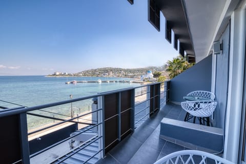 Classic Triple Room | Individually decorated, laptop workspace, soundproofing, free WiFi