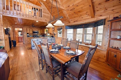 Blue Ridge cabin rental with Amazing Views, Hot Tub, Pool Table, Wifi, Firepit